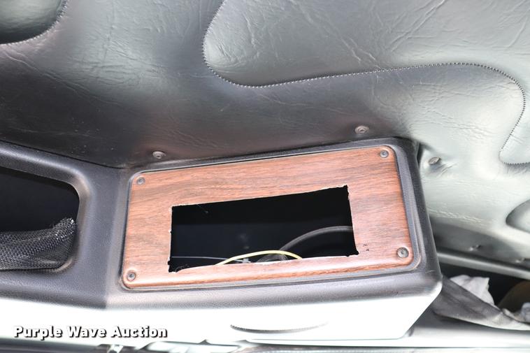 image for item DK9577 2001 Freightliner FLD120 semi truck