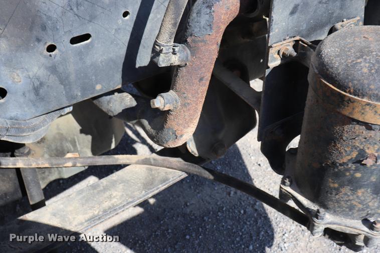 image for item DK9577 2001 Freightliner FLD120 semi truck