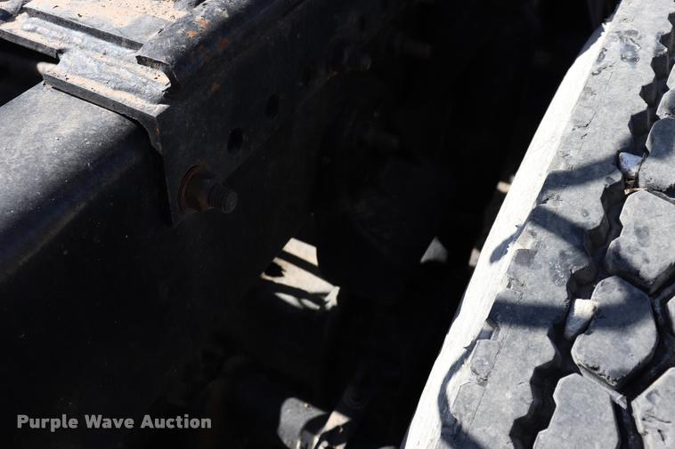 image for item DK9577 2001 Freightliner FLD120 semi truck