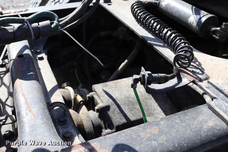 image for item DK9577 2001 Freightliner FLD120 semi truck