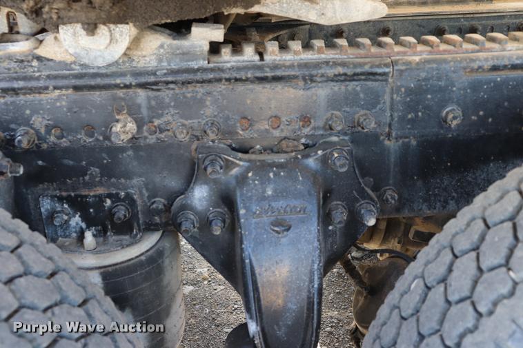 image for item DK9577 2001 Freightliner FLD120 semi truck