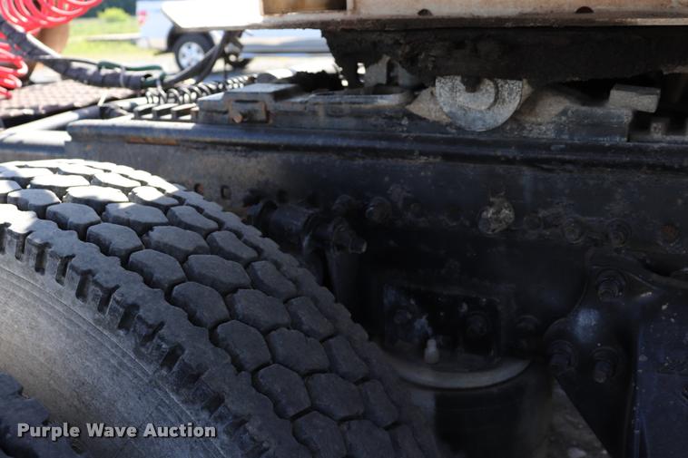 image for item DK9577 2001 Freightliner FLD120 semi truck