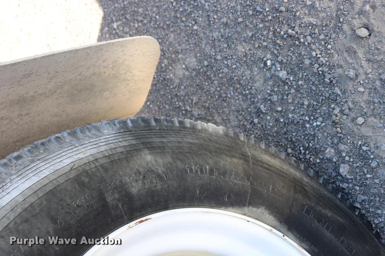 image for item DK9577 2001 Freightliner FLD120 semi truck