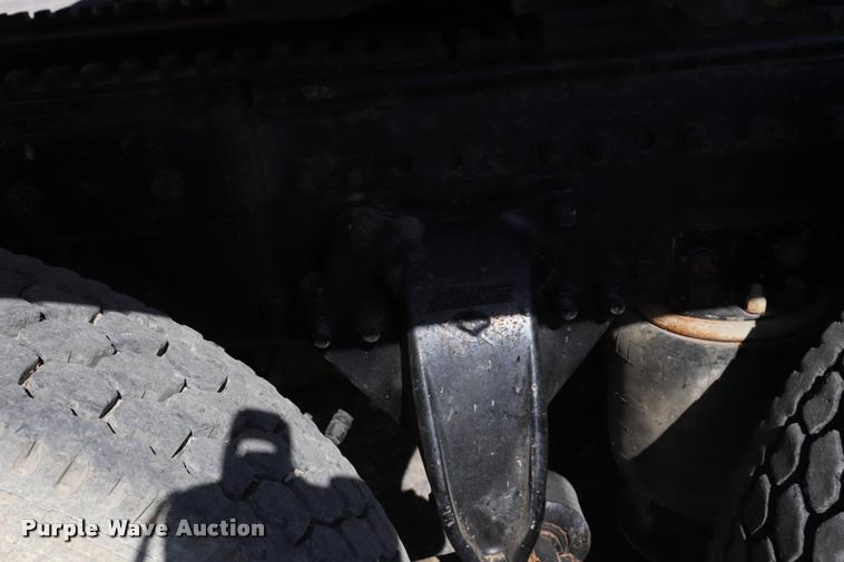 image for item DK9577 2001 Freightliner FLD120 semi truck