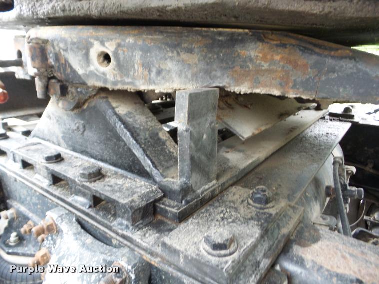 image for item J8608 1993 Freightliner FLD112 semi truck