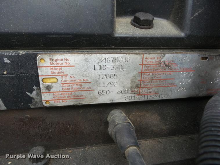 image for item J8608 1993 Freightliner FLD112 semi truck