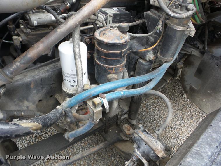 image for item J8608 1993 Freightliner FLD112 semi truck