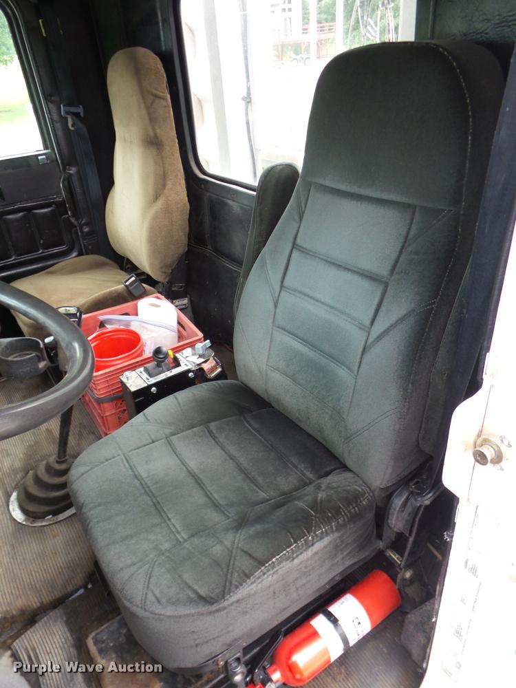 image for item J8608 1993 Freightliner FLD112 semi truck