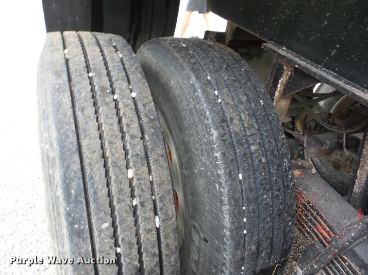 image for item J8609 1986 CMC end dump trailer