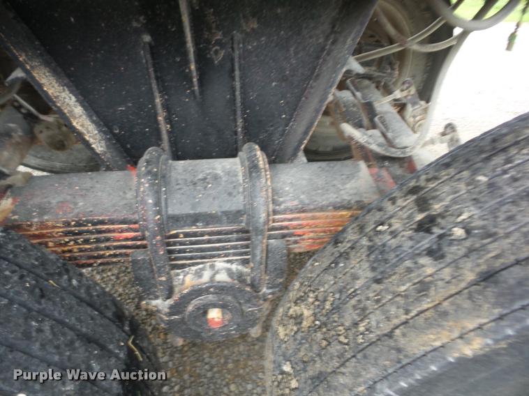 image for item J8609 1986 CMC end dump trailer