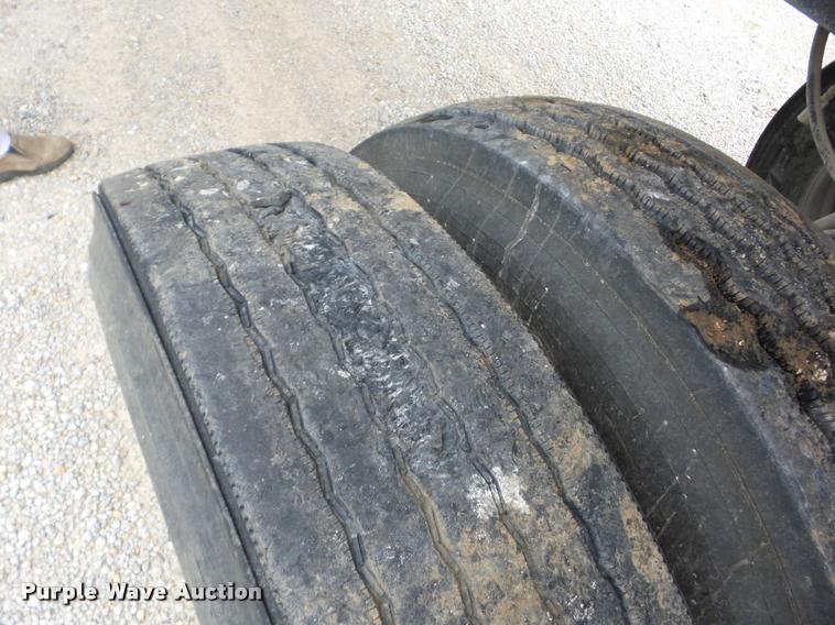 image for item J8609 1986 CMC end dump trailer