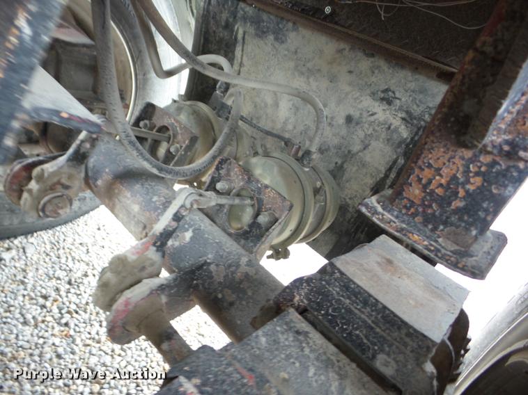 image for item J8609 1986 CMC end dump trailer
