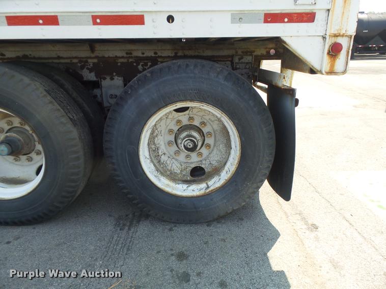 image for item K7537 1981 Trailmobile 011A-15AW dry van trailer