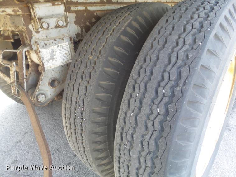 image for item K7537 1981 Trailmobile 011A-15AW dry van trailer