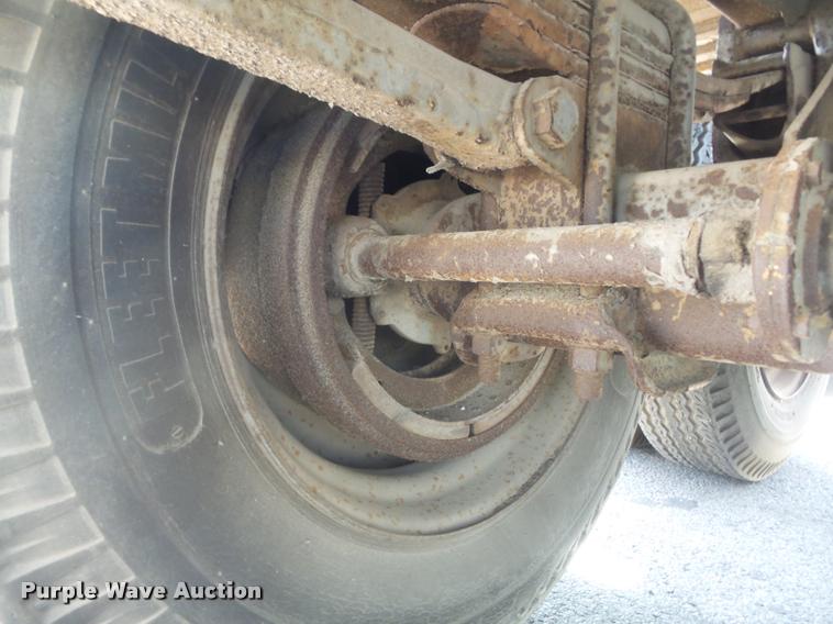 image for item K7537 1981 Trailmobile 011A-15AW dry van trailer