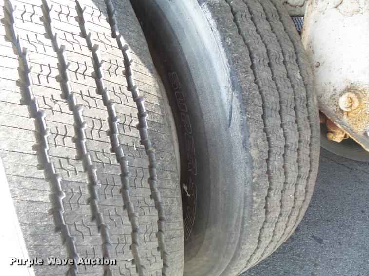 image for item K7538 1972 Trailmobile A11J4CAN dry van trailer