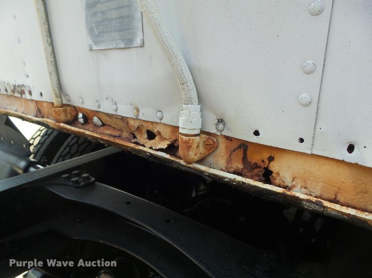 image for item K7538 1972 Trailmobile A11J4CAN dry van trailer