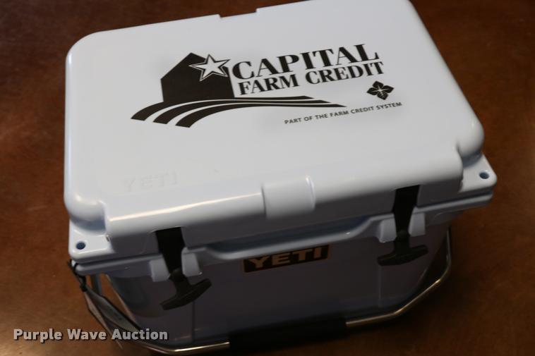 image for item G1287 Yeti Roadie Cooler