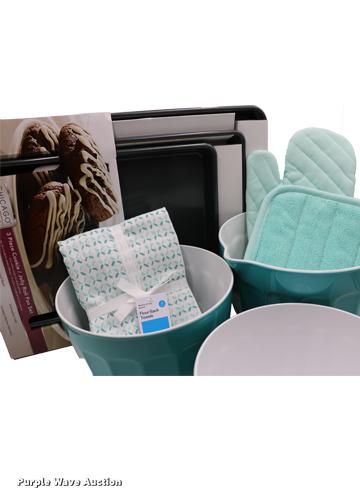 image for item G1308 Turquoise baking set 