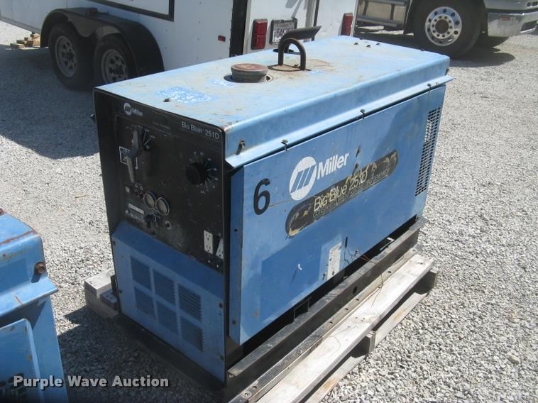 image for item AR9773 Miller Big Blue 251D DC welder/generator