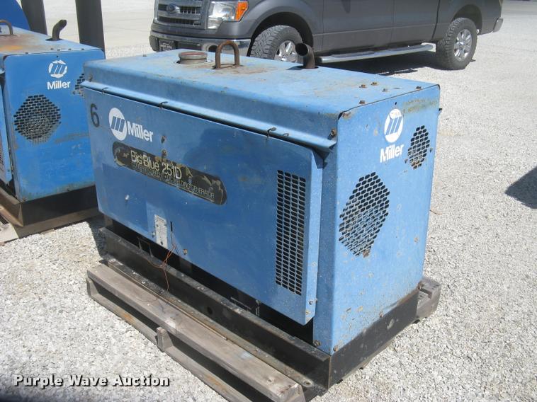 image for item AR9773 Miller Big Blue 251D DC welder/generator