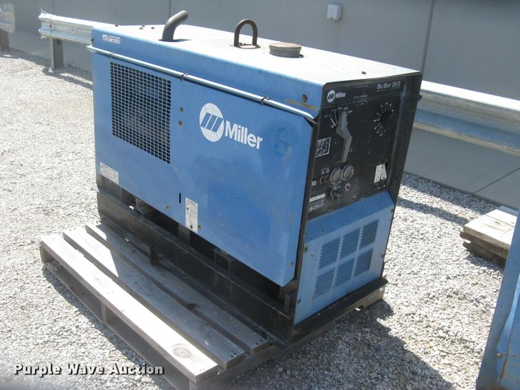 image for item AR9773 Miller Big Blue 251D DC welder/generator