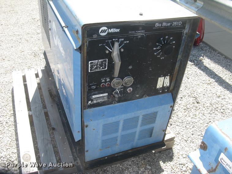 image for item AR9773 Miller Big Blue 251D DC welder/generator