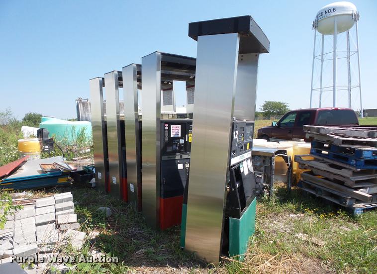 image for item BG9504 (8) fuel dispensers