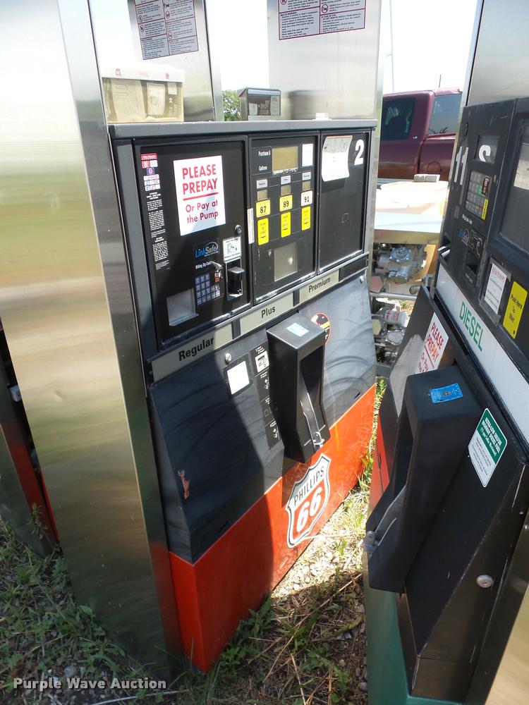 image for item BG9504 (8) fuel dispensers