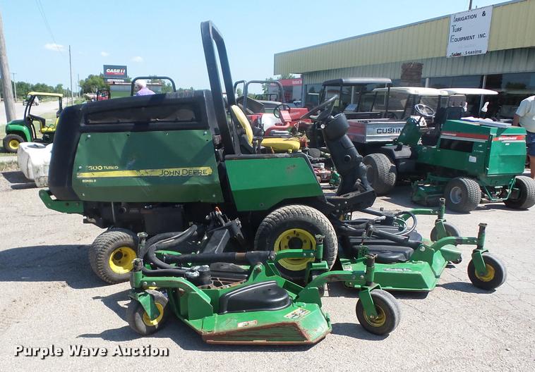 image for item BI9641 John Deere 1600 Series II wide area mower