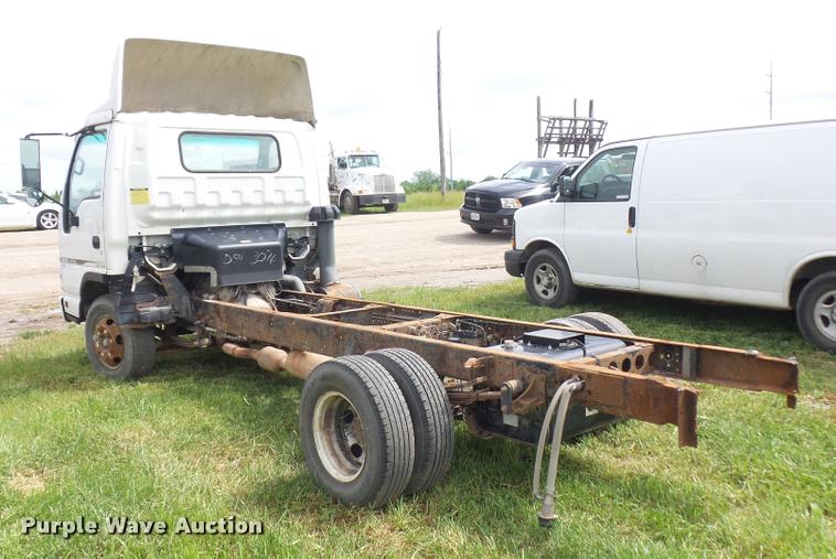 image for item BS9492 2006 Isuzu NPR truck cab and chassis