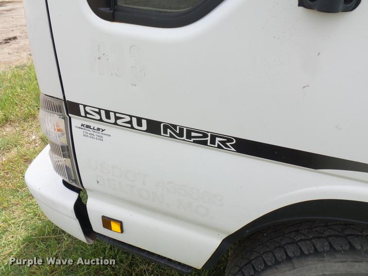 image for item BS9492 2006 Isuzu NPR truck cab and chassis
