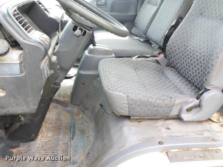 image for item BS9492 2006 Isuzu NPR truck cab and chassis