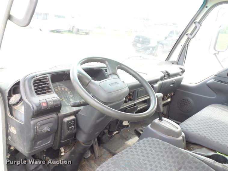 image for item BS9492 2006 Isuzu NPR truck cab and chassis