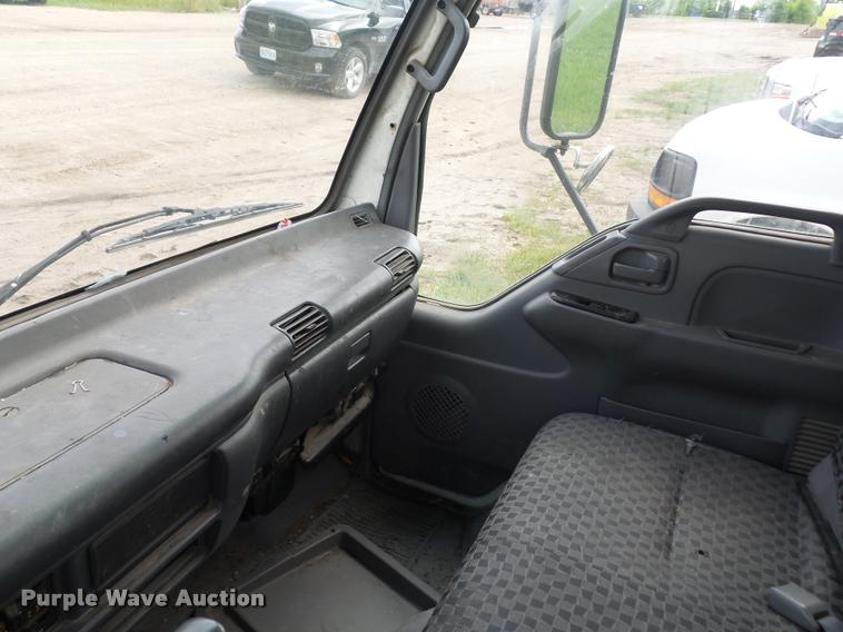 image for item BS9492 2006 Isuzu NPR truck cab and chassis