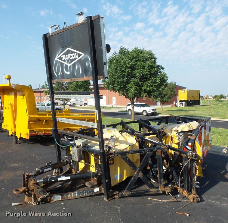 Crash attenuator in Lee's Summit, MO Item BV9114 sold Purple Wave