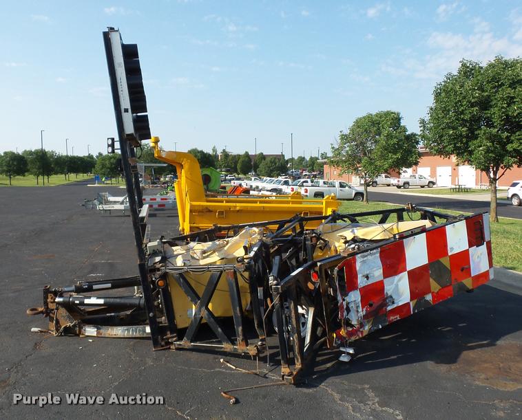 Crash attenuator in Lee's Summit, MO Item BV9114 sold Purple Wave