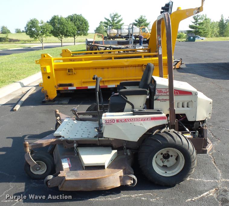 image for item BV9116 Grasshopper 325D ZTR lawn mower