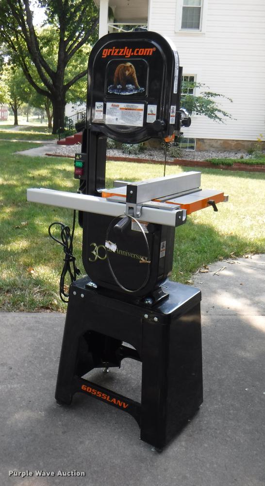 image for item BY9830 2013 Grizzly Deluxe bandsaw