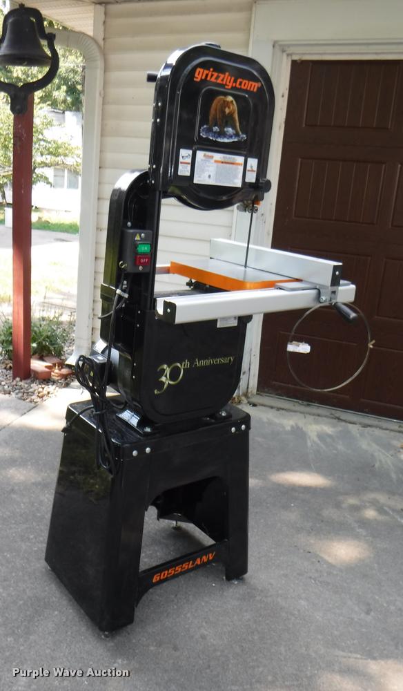 image for item BY9830 2013 Grizzly Deluxe bandsaw