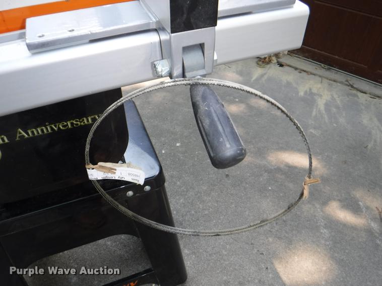 image for item BY9830 2013 Grizzly Deluxe bandsaw