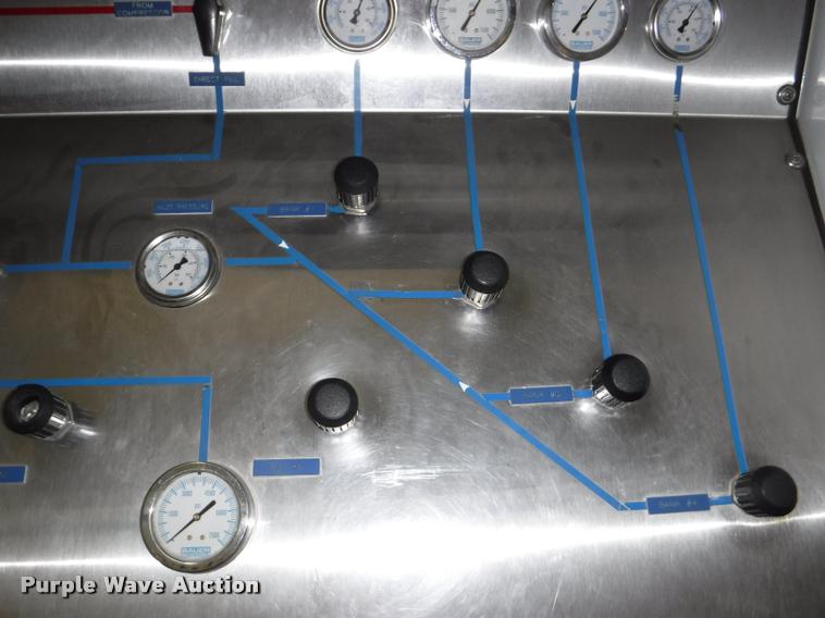 image for item BY9834 1995 Bauer UNII19-E3 air compressor