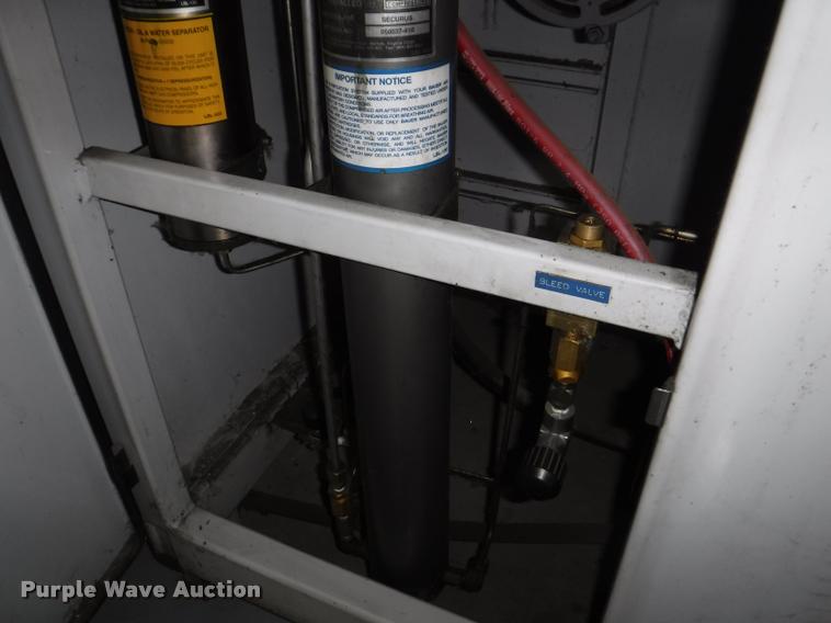 image for item BY9834 1995 Bauer UNII19-E3 air compressor