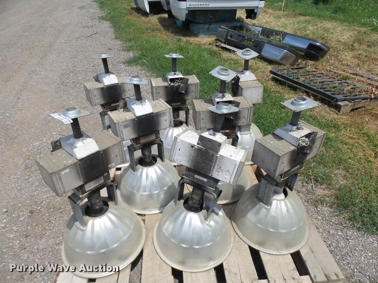 image for item CA9008 (8) overhead shop lights