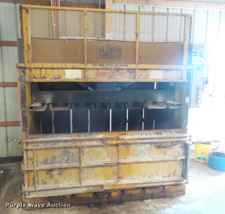 image for item DA1650 GPI M72 cardboard baler