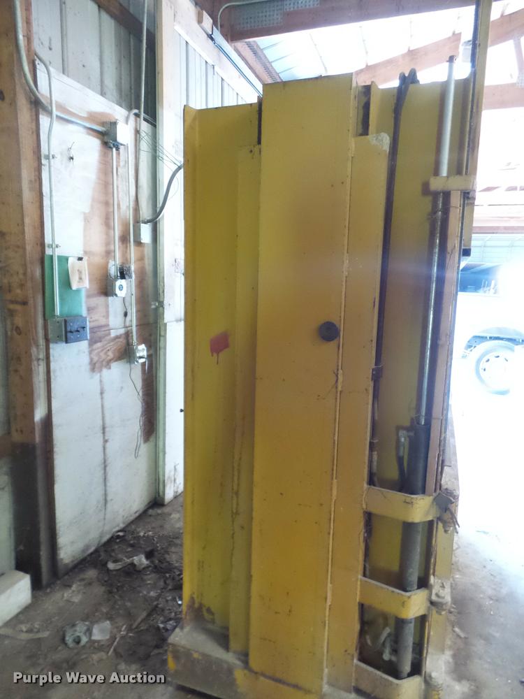 image for item DA1650 GPI M72 cardboard baler