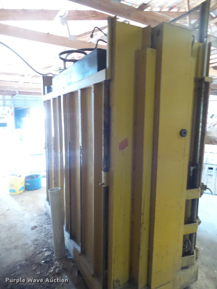 image for item DA1650 GPI M72 cardboard baler