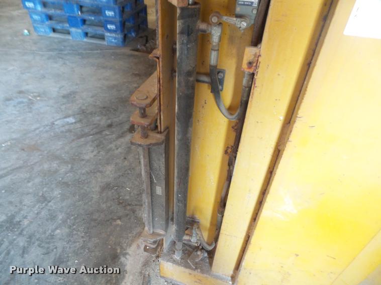 image for item DA1650 GPI M72 cardboard baler