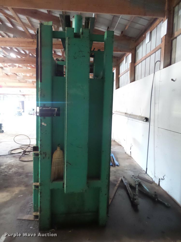 image for item DA1652 Mucher 60 cardboard baler