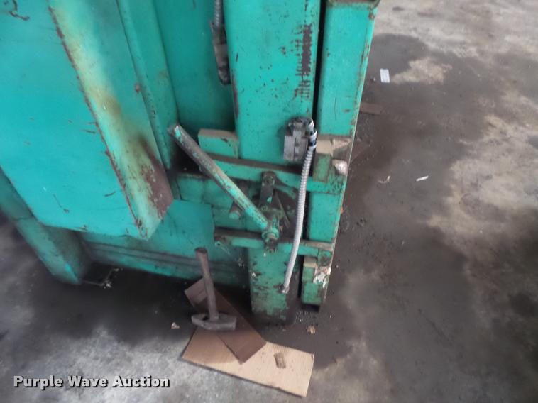 image for item DA1652 Mucher 60 cardboard baler